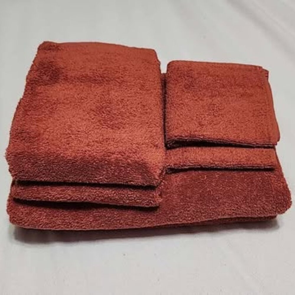 NWOT Fieldcrest Heritage bath towels and matching cotton rug